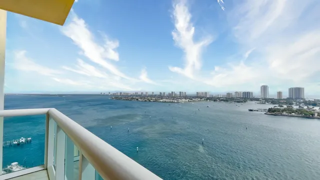 Marina Grande on the Ocean Unit 1710 photo 2