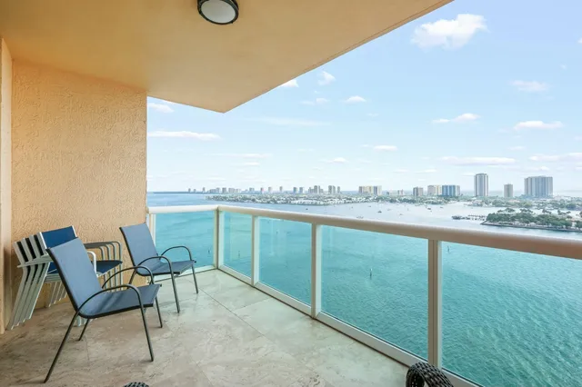 Marina Grande on the Ocean Unit 1710 photo 5