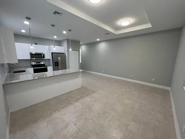 Residence photo 2