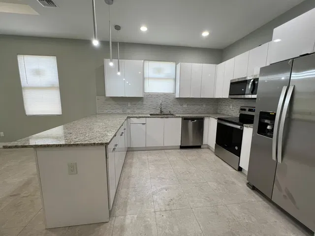 Residence photo 4