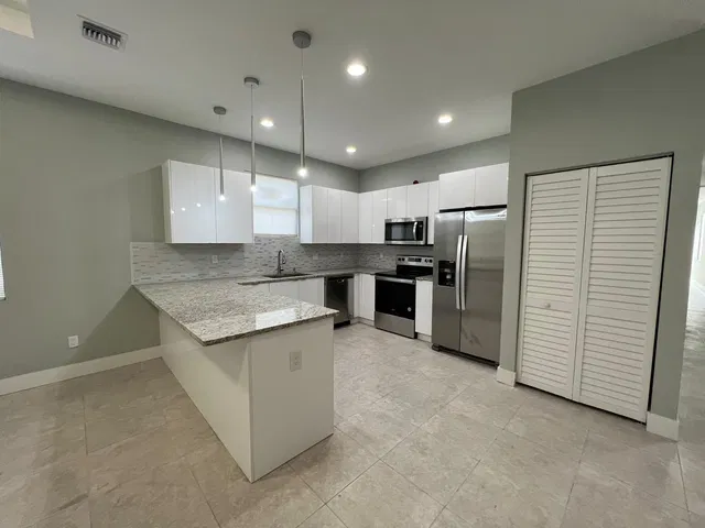 Residence photo 5