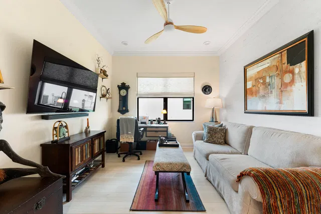 Residence photo 25