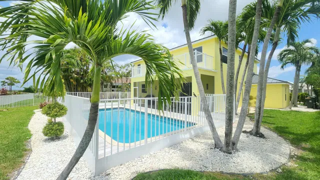  Residence photo 4