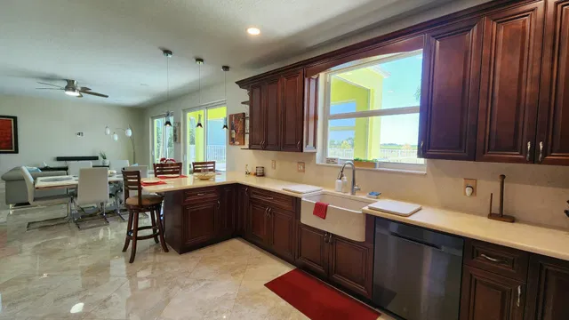  Residence photo 13