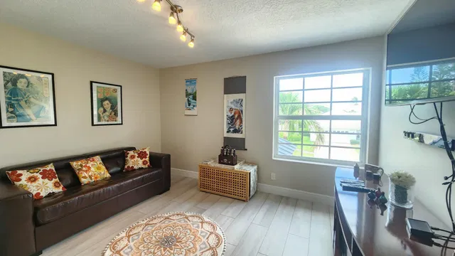  Residence photo 56