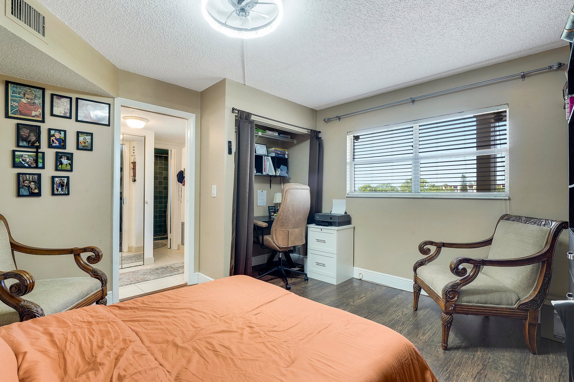 Unit 405 photo 15