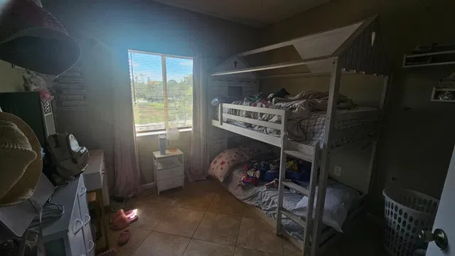 Unit 725 photo 14