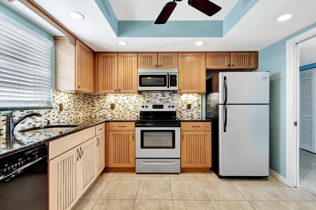  Unit 503 photo 6
