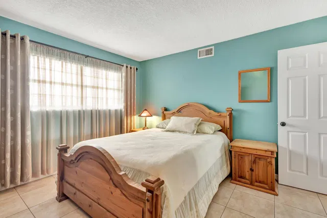  Unit 503 photo 27