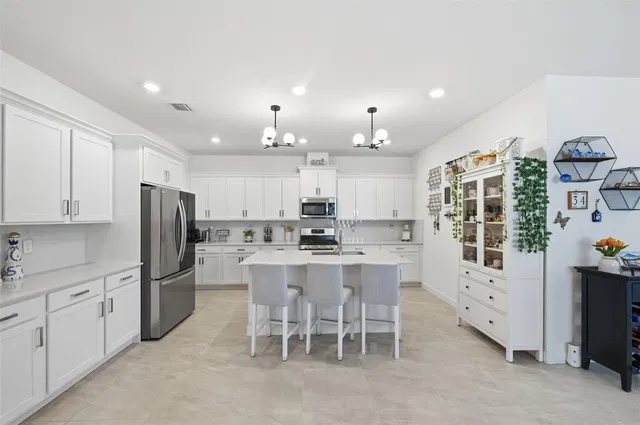 Unit 1279 photo 4