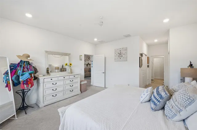 Unit 1279 photo 10