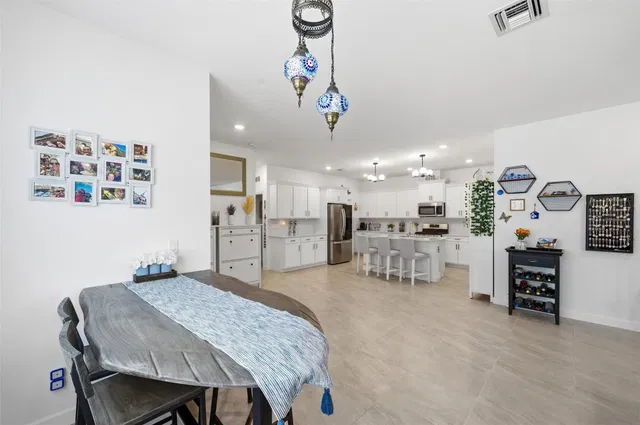 Unit 1279 photo 14