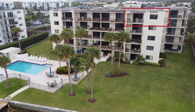 Unit 502 photo 2