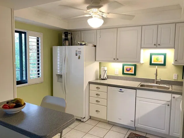 Unit 502 photo 8