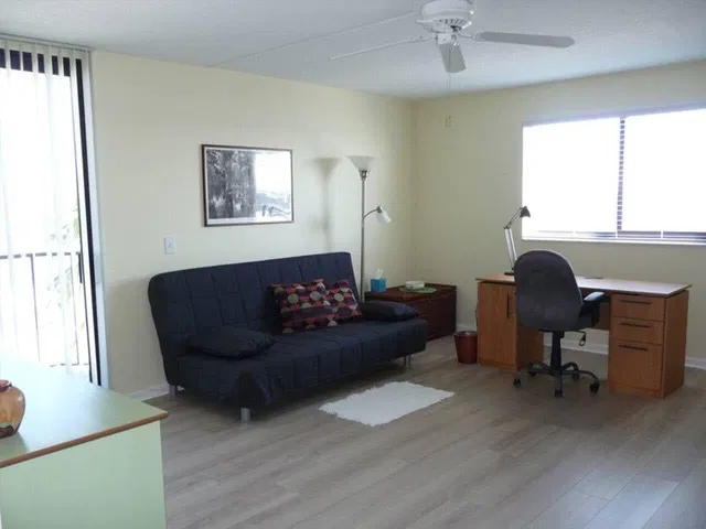 Unit 502 photo 12