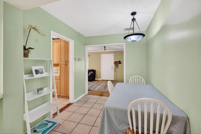 West Palm Beach Residence photo 17