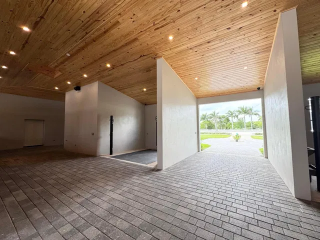 Residence photo 4