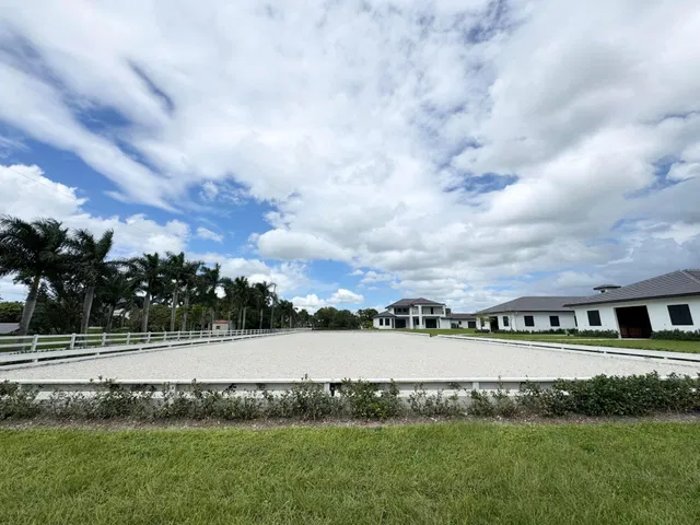 Residence photo 12