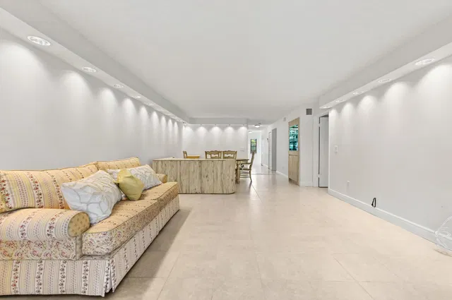 Boca Lago Country Club Homes Unit C photo 6