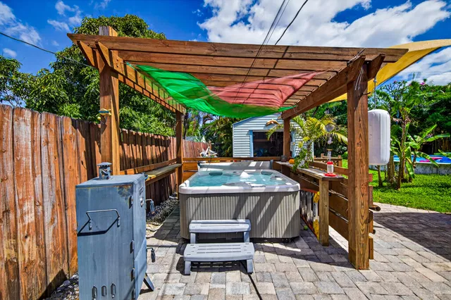 Residence photo 38