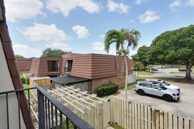  Residence photo 23