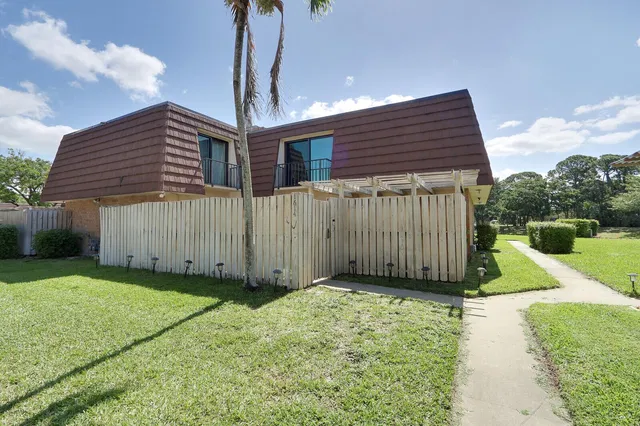  Residence photo 28