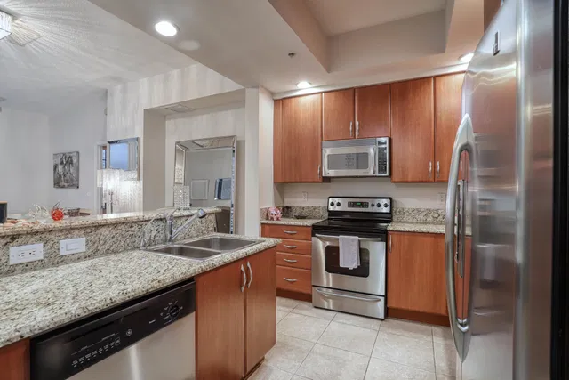 One City Plaza Unit 707 photo 9