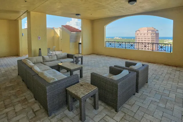 One City Plaza Unit 707 photo 19