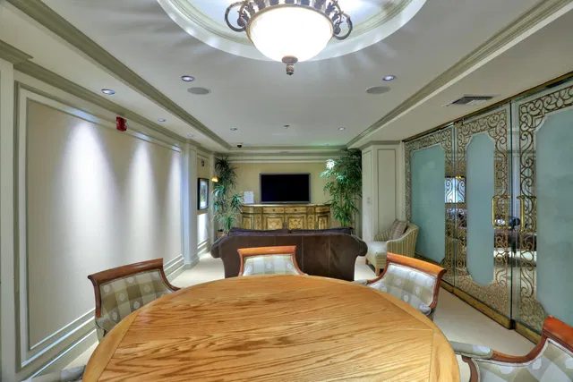One City Plaza Unit 707 photo 24