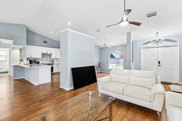 Residence photo 5