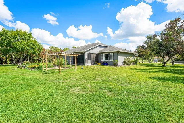 Residence photo 18