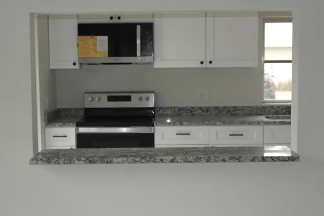  Unit B photo 5