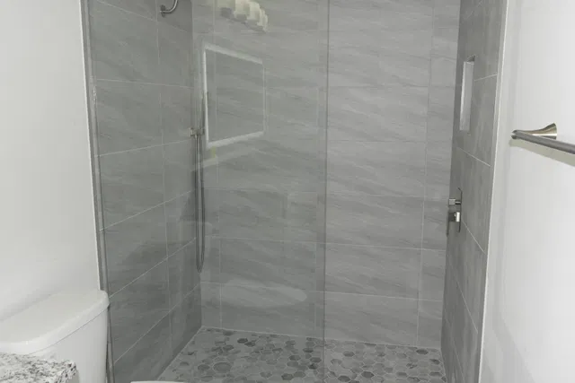  Unit B photo 12