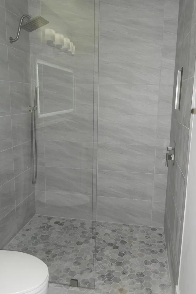  Unit B photo 13