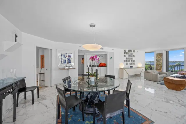 The Enclave Unit 305s photo 9