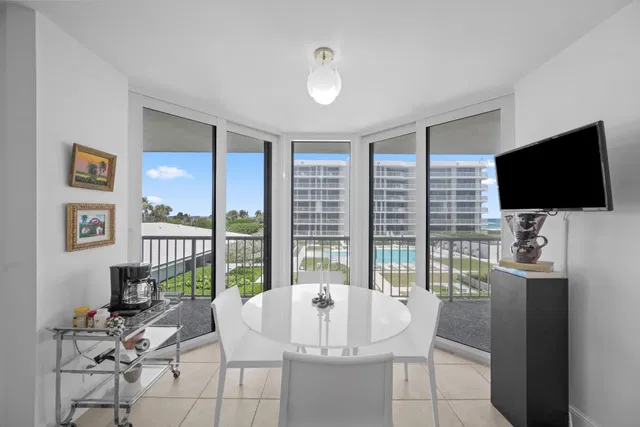 The Enclave Unit 305s photo 12