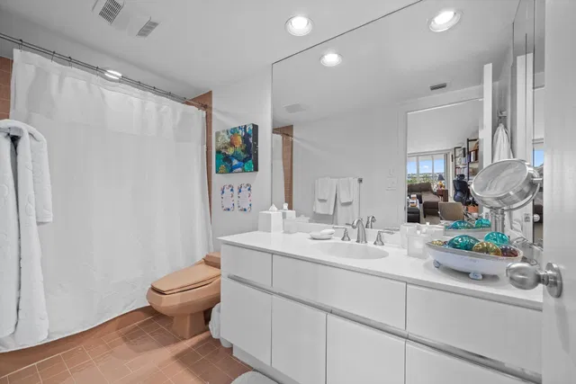 The Enclave Unit 305s photo 18