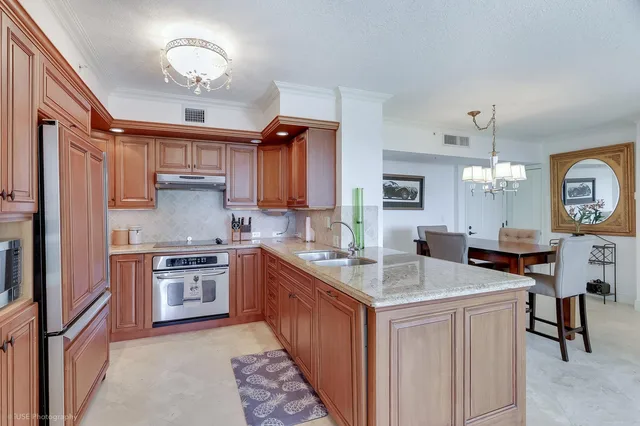 The Tower Condominium at Cityplace Unit 509 photo 2