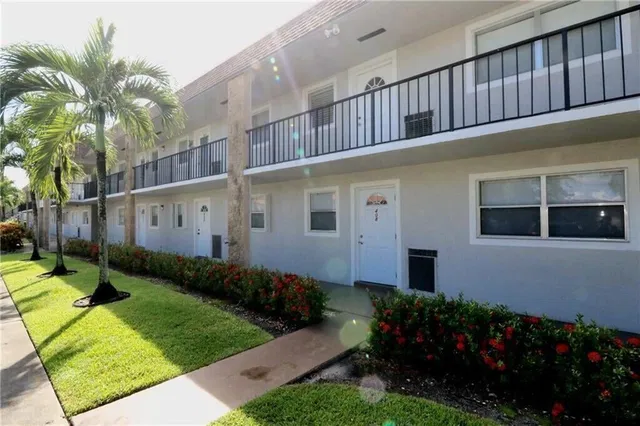Unit 408 photo 2