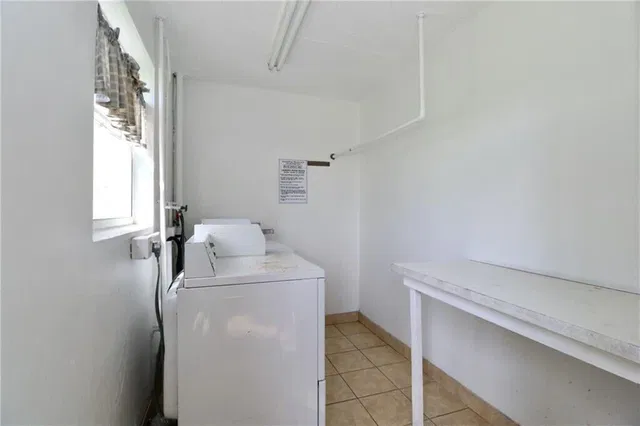 Unit 408 photo 3
