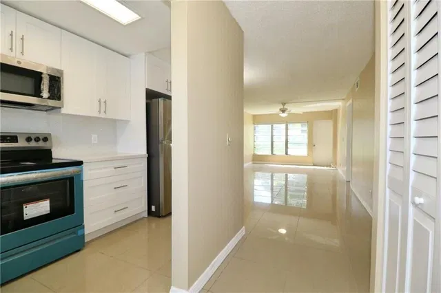 Unit 408 photo 5