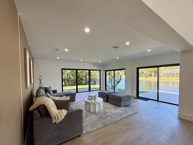 Residence photo 6