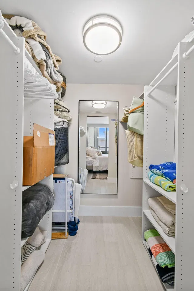 Unit 907 photo 35