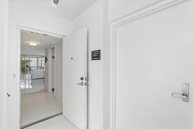 Unit 617-c photo 2