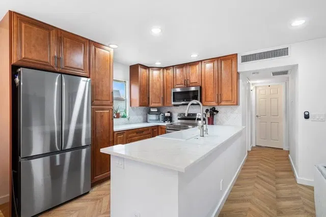 Residence photo 2