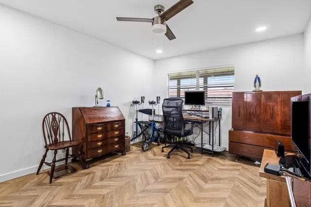 Residence photo 12
