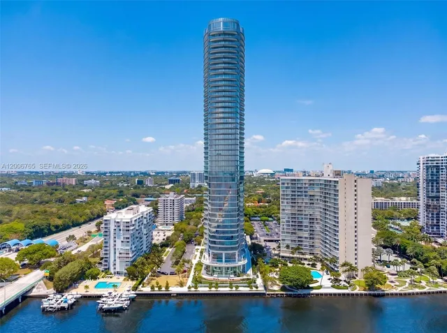 175 SE 25th Road 604, Miami, FL 33129