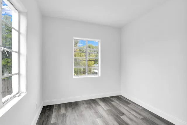 Unit 4 photo 11