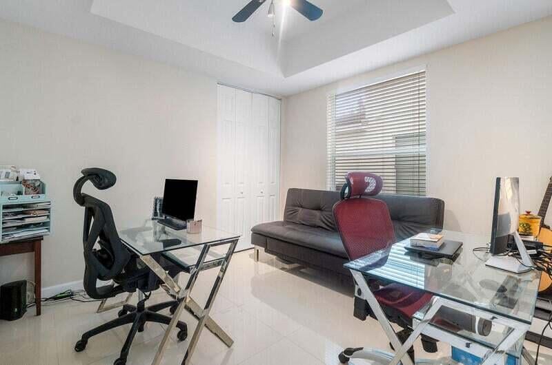 Residence photo 8