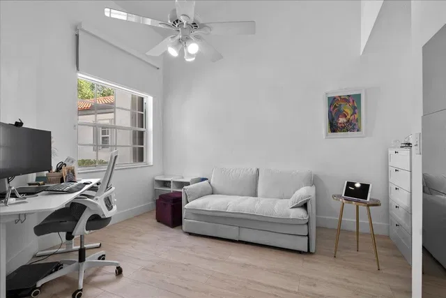  Residence photo 14